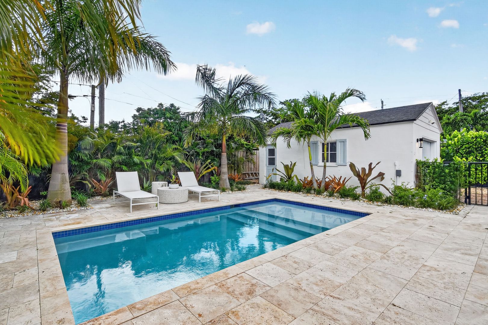 West Palm Beach House: 236 Greymon Dr