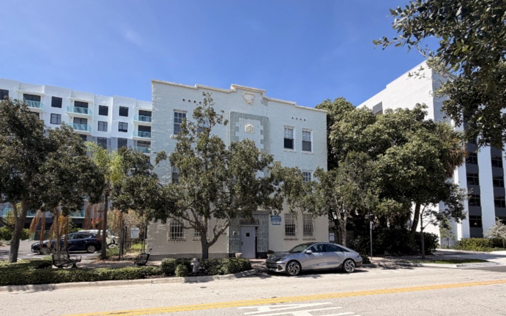 West Palm Beach Apartment: 523 24th St