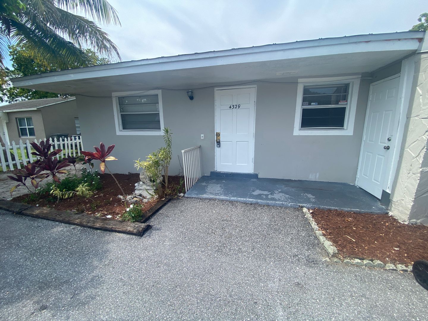 West Palm Beach Apartment: 4327-4329 Cocoanut Road