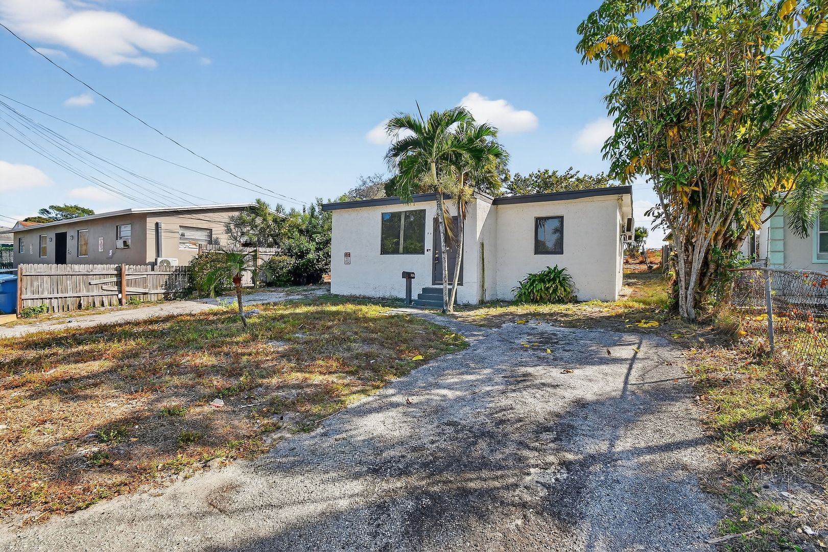 Riviera Beach House: 1257 W 35th St