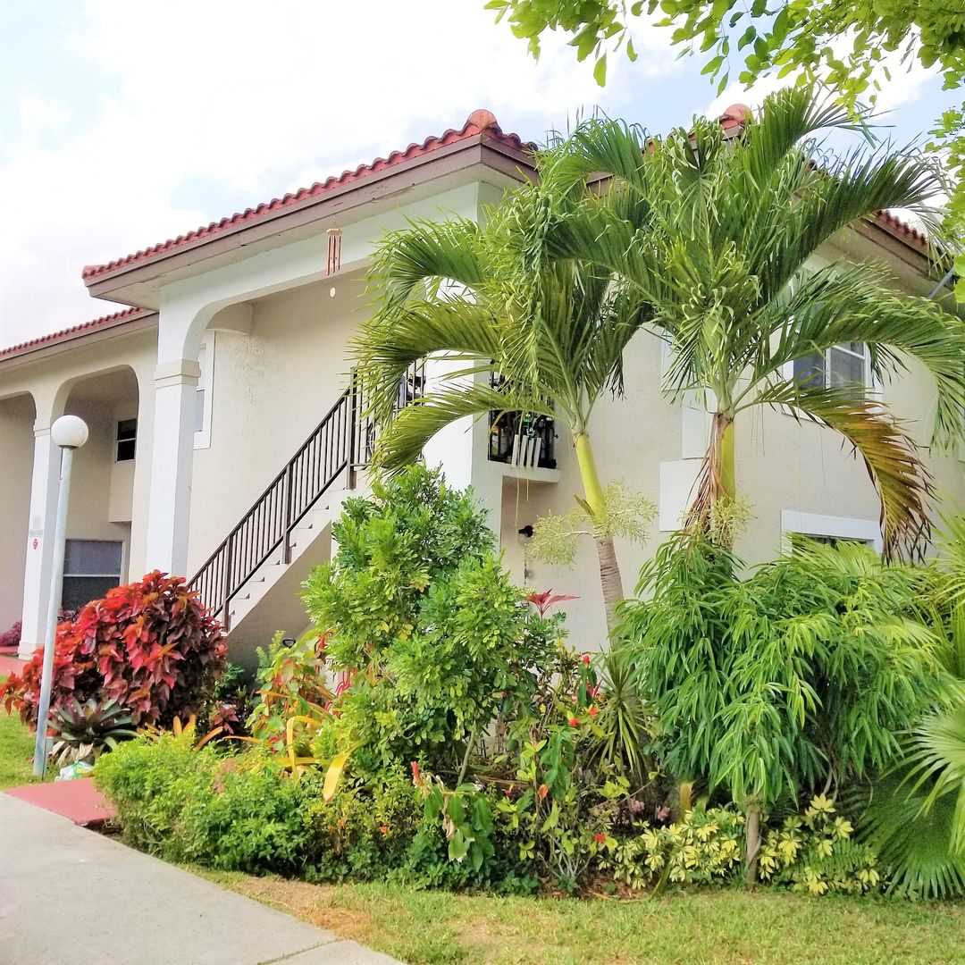 Coral Springs Apartment: 11401 - 11453 NW 35 St