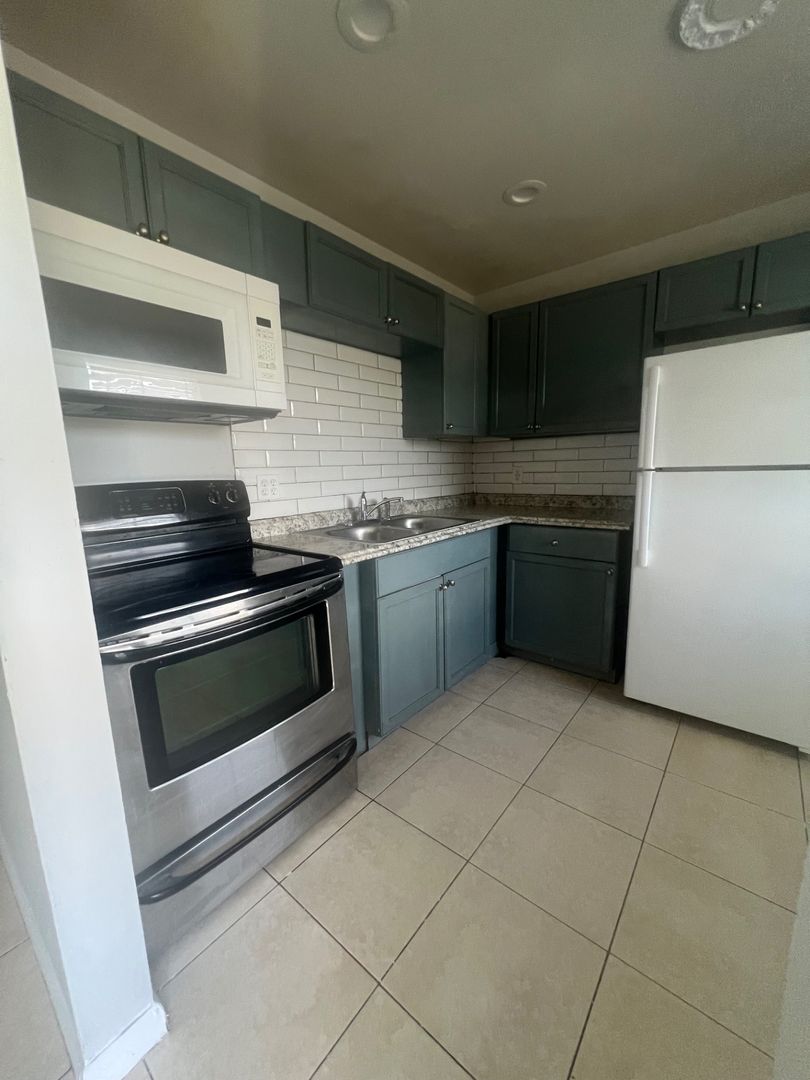 Fort Pierce Apartment: 3206 Louisiana Ave