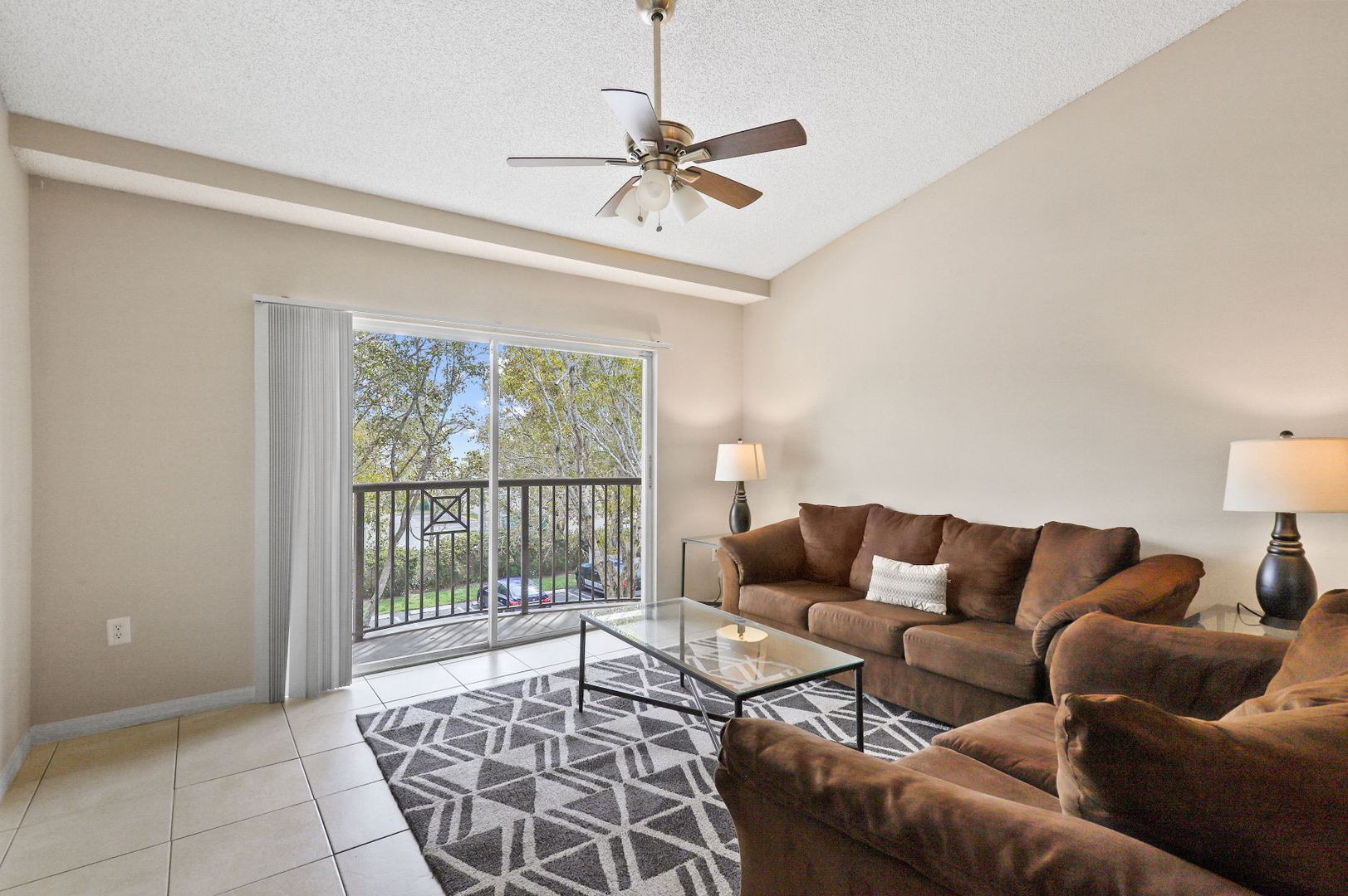 West Palm Beach House: 4159 N Haverhill Road