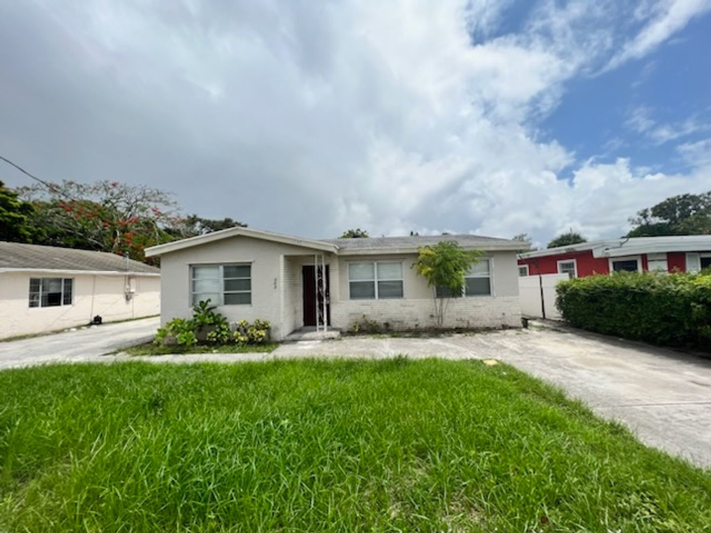Riviera Beach House: 1037 W 28Th St