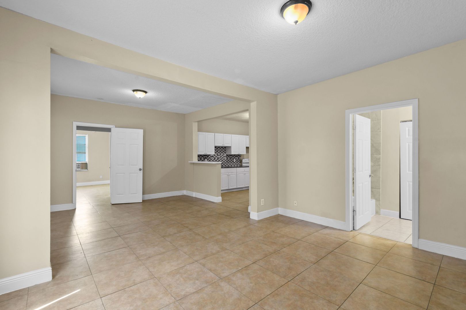 West Palm Beach Apartment: 3721 Henry Ave
