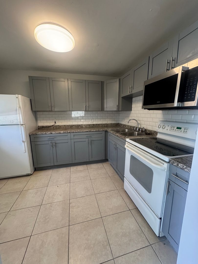 Fort Pierce Apartment: 3206 Louisiana Ave