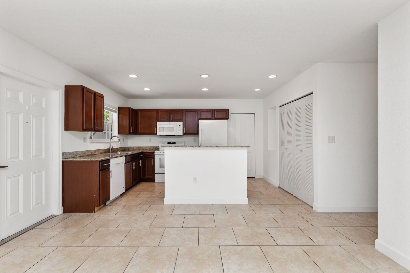 Coral Spring Apartment: 3525 NW 114th Ln