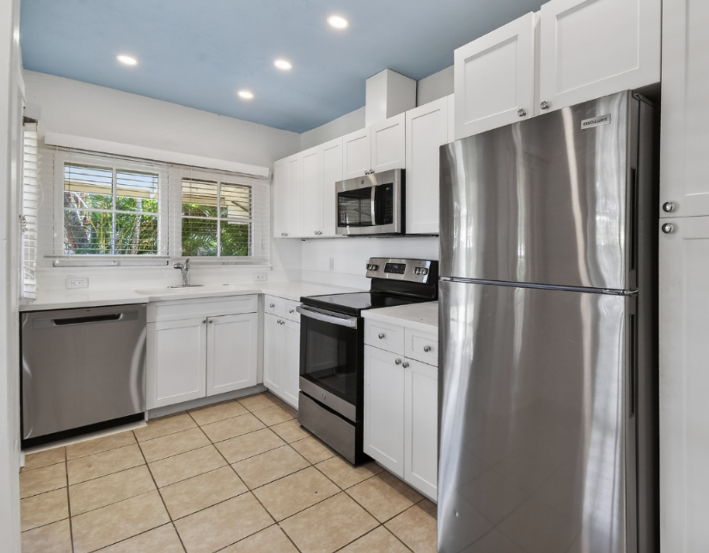 Lake Worth Apartment: 208 S K Street