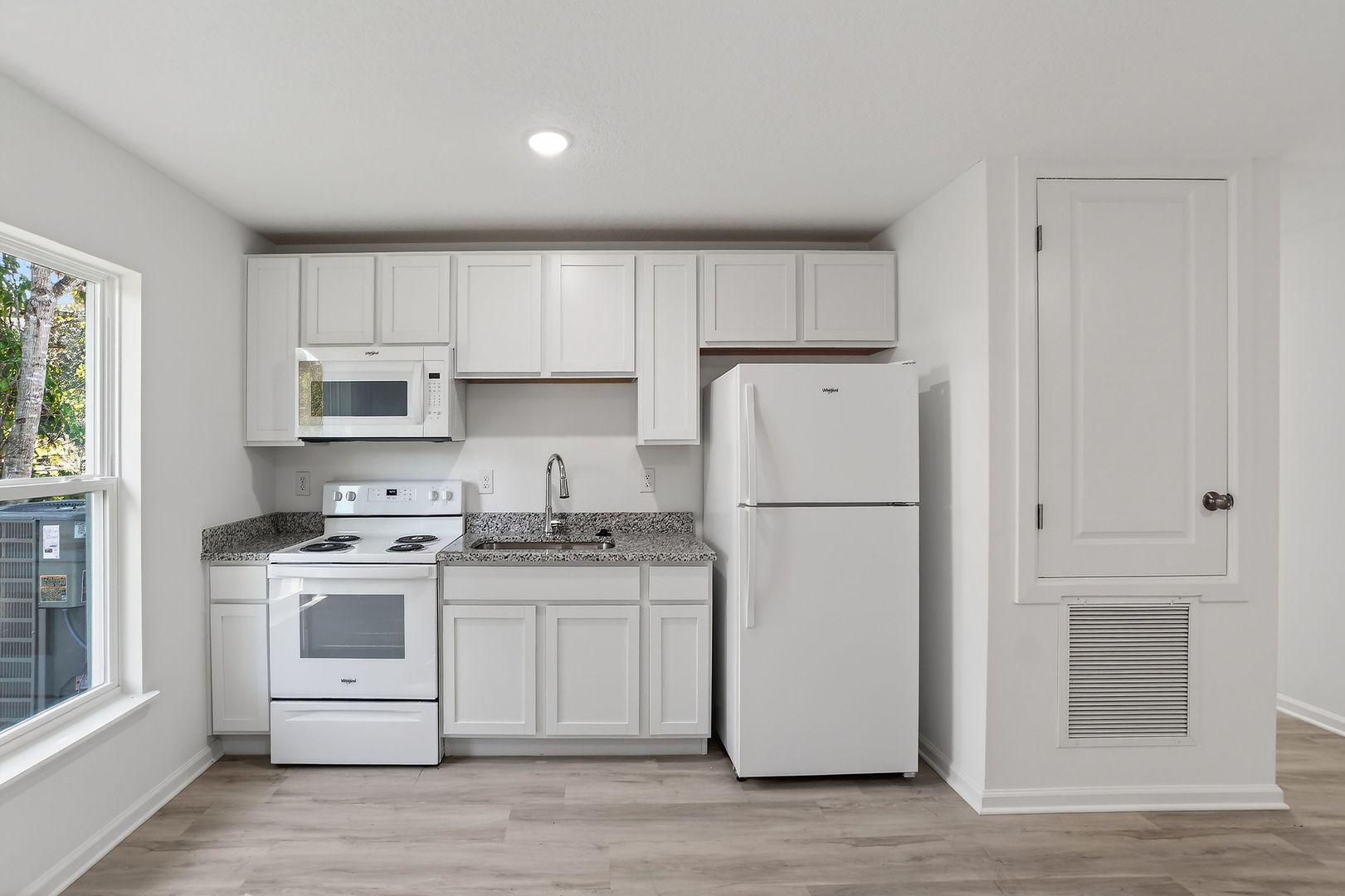 Fort Pierce Apartment: 1115 Avenue F