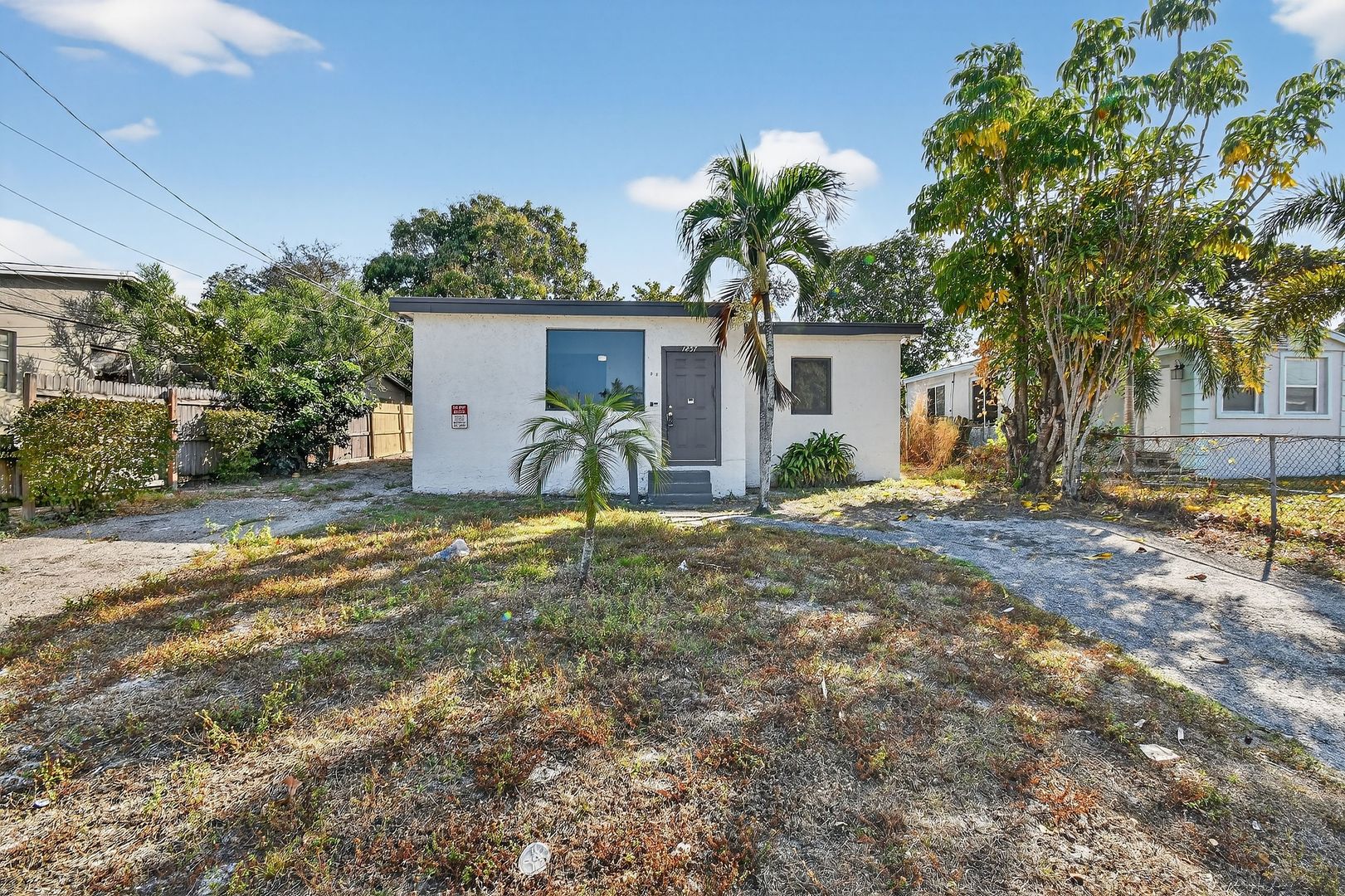Riviera Beach House: 1257 W 35th St