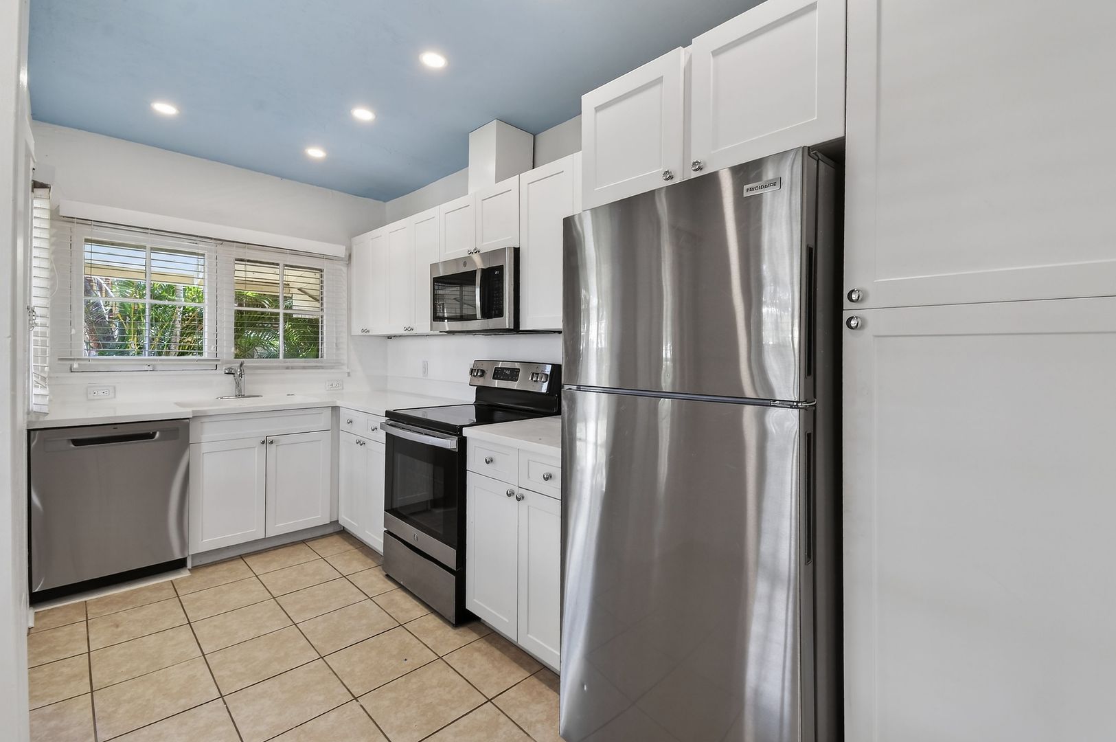 Lake Worth Apartment: 208 S K Street