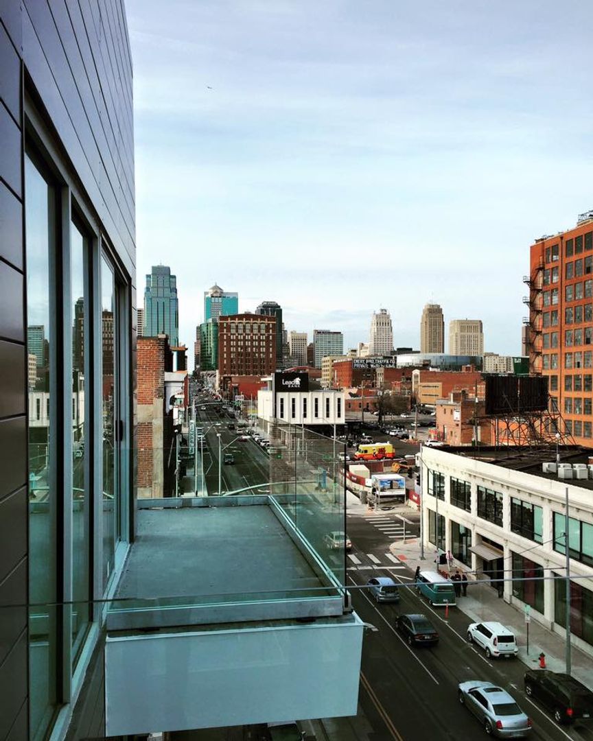 Kansas City Apartment: 1914 Main St