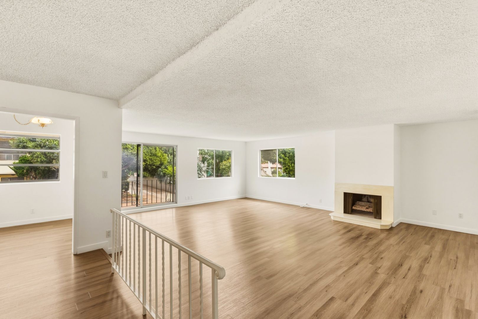 Santa Monica Apartment: 808A Princeton St