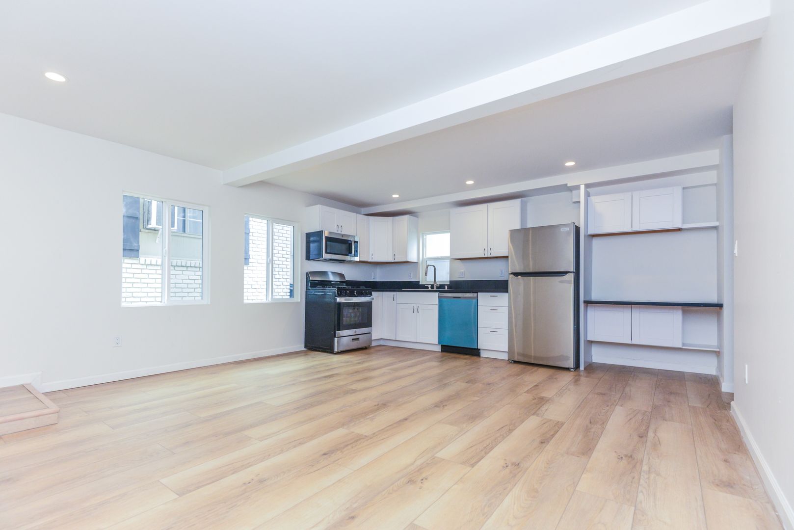 Santa Monica Apartment: 1847-1855 Euclid Street