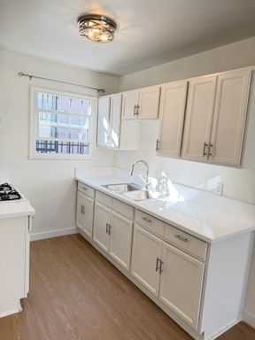 Cozy 2-Bed 1 Bath in Vibrant Long Beach – photo 1