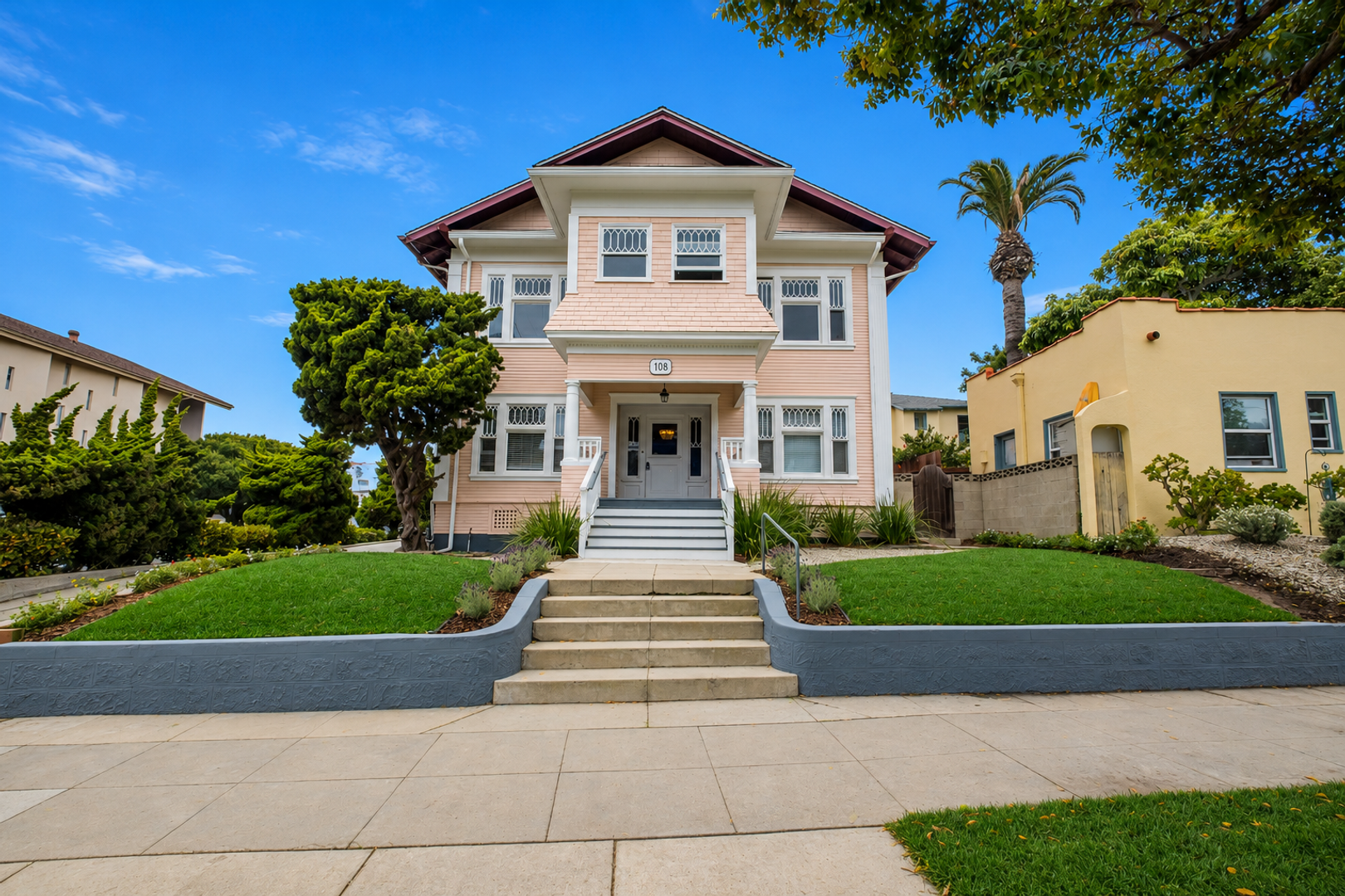 Redondo Beach Apartment: 108 N. Broadway