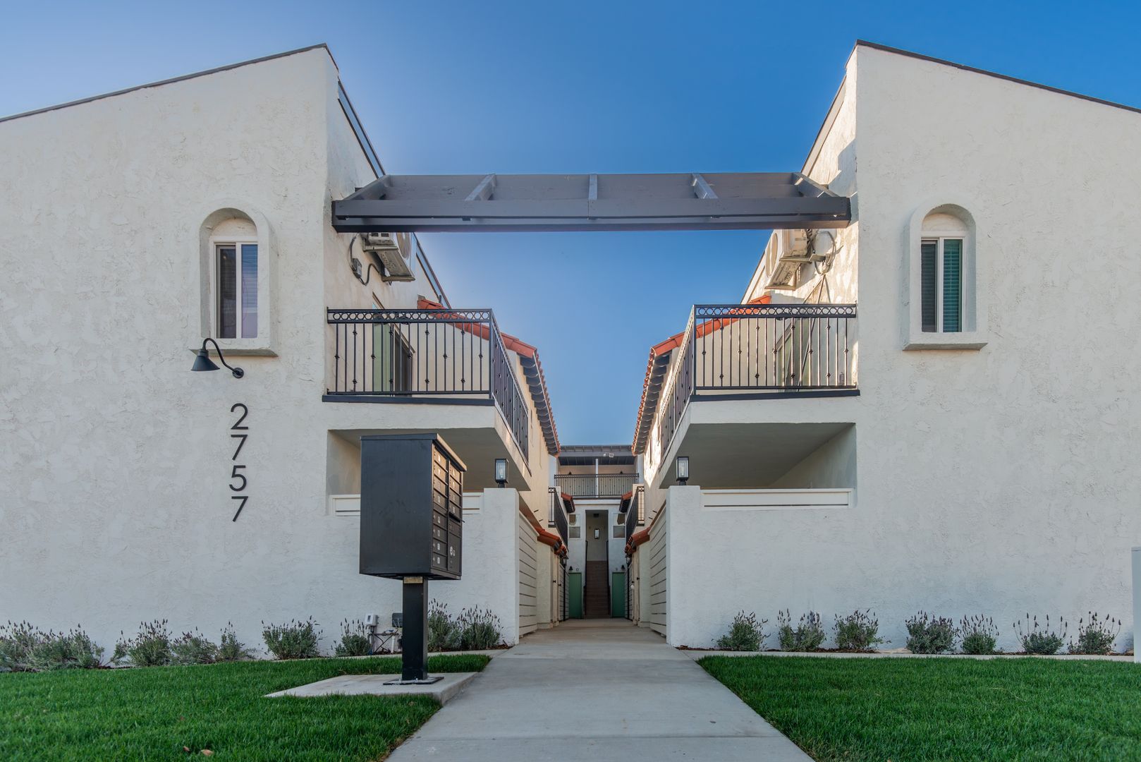 Torrance Apartment: 2757 Andreo Avenue