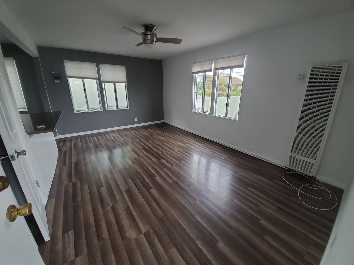 Los Angeles Apartment: 1743 S. La Brea Avenue