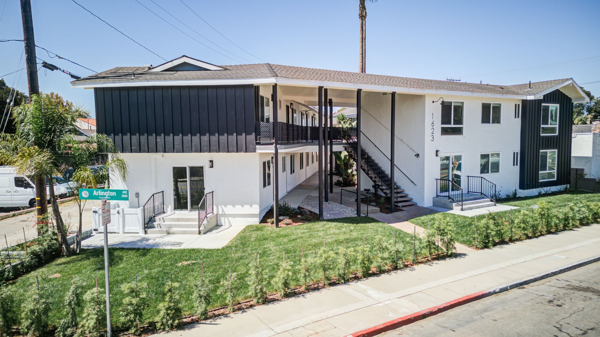 Torrance Apartment: 1623 Arlington Avenue