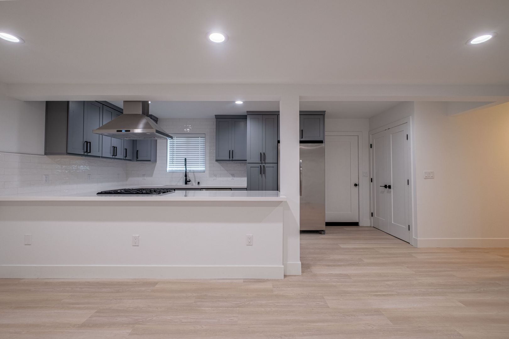 Redondo Beach Apartment: 2107 Pullman Lane