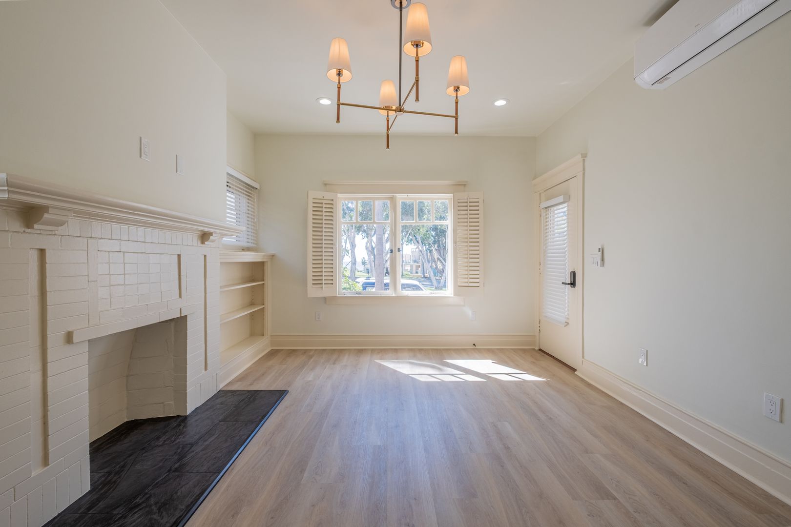 Redondo Beach Apartment: 216-218 N. Catalina Avenue
