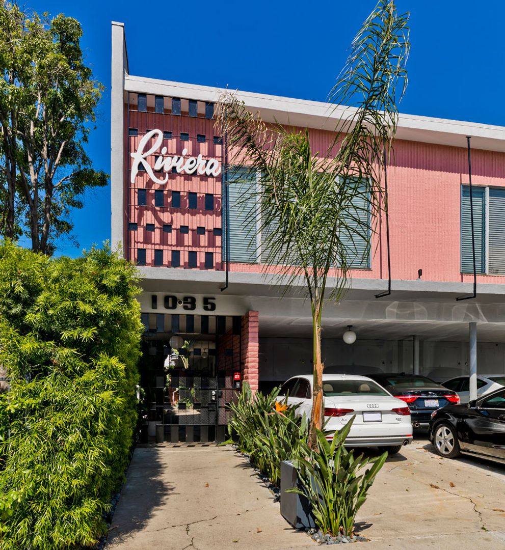 West Hollywood Apartment: 1035 N Sierra Bonita Avenue