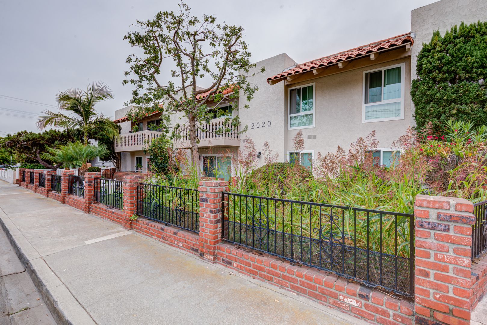 Redondo Beach Apartment: 2020 Graham Avenue