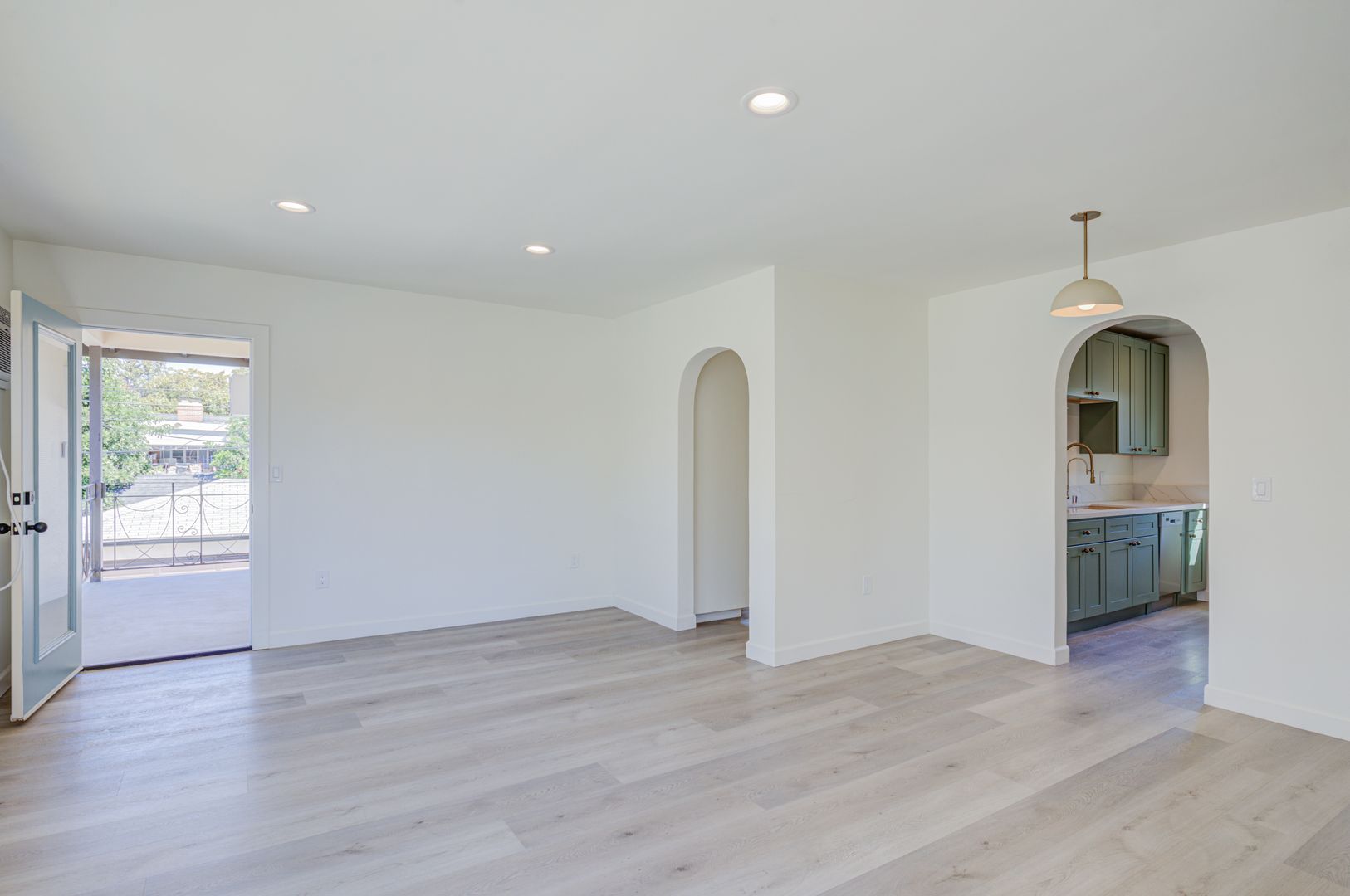 Valley Village Apartment: 12349-12351 1/2 Riverside Drive