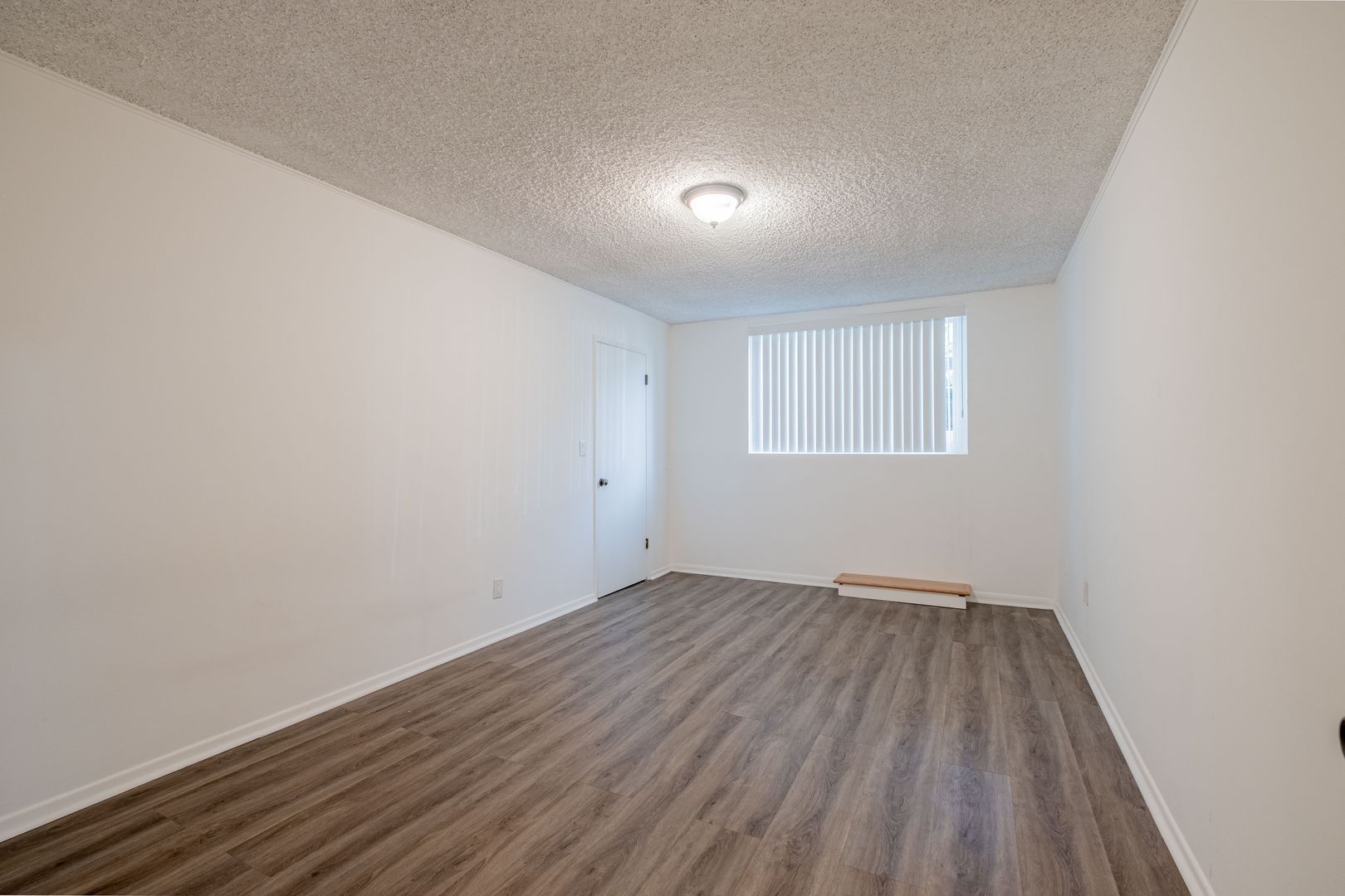 Santa Monica Apartment: 2632 Montana Avenue