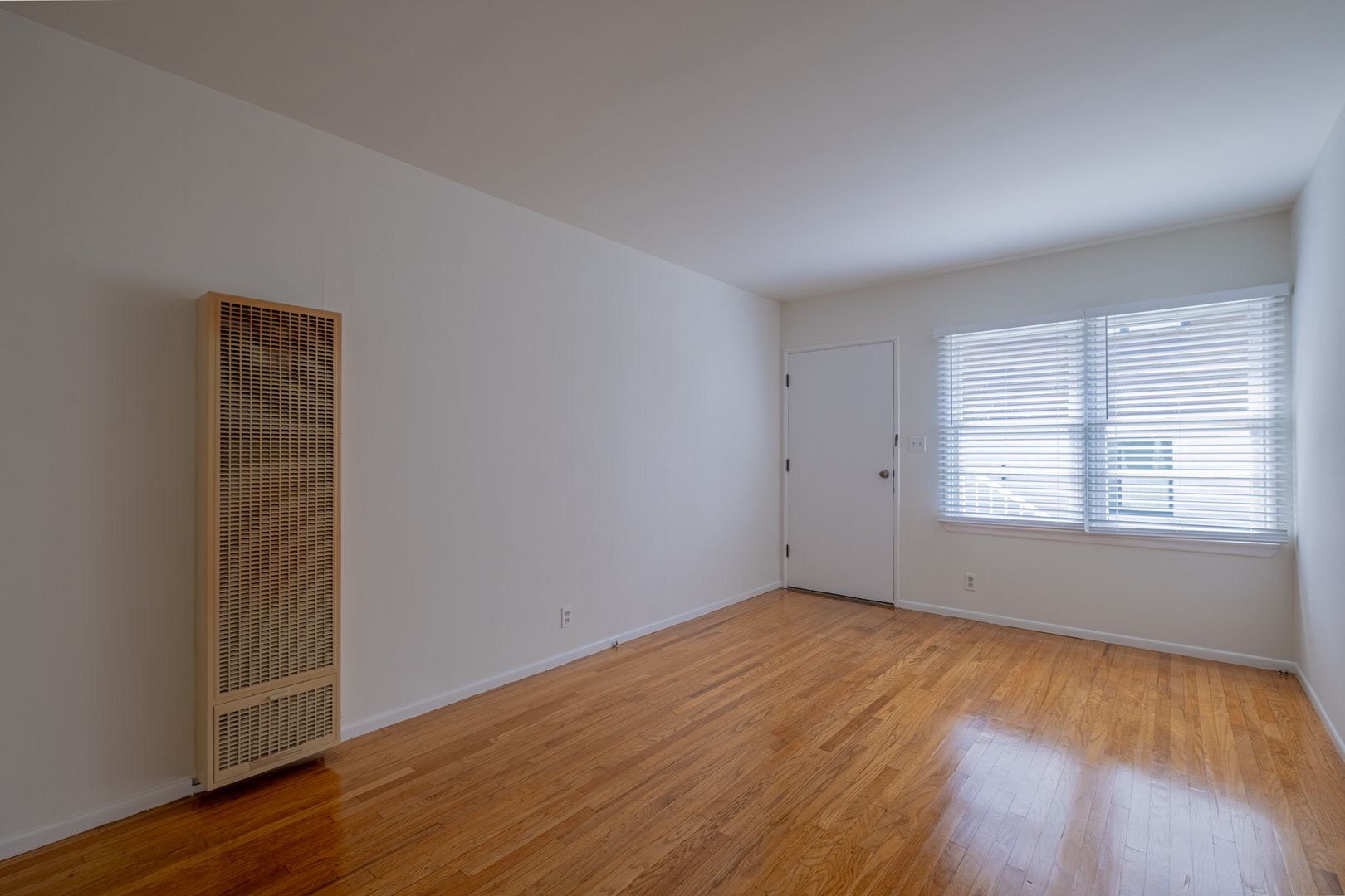 Redondo Beach Apartment: 918 - 922 1/2 S. Juanita Avenue