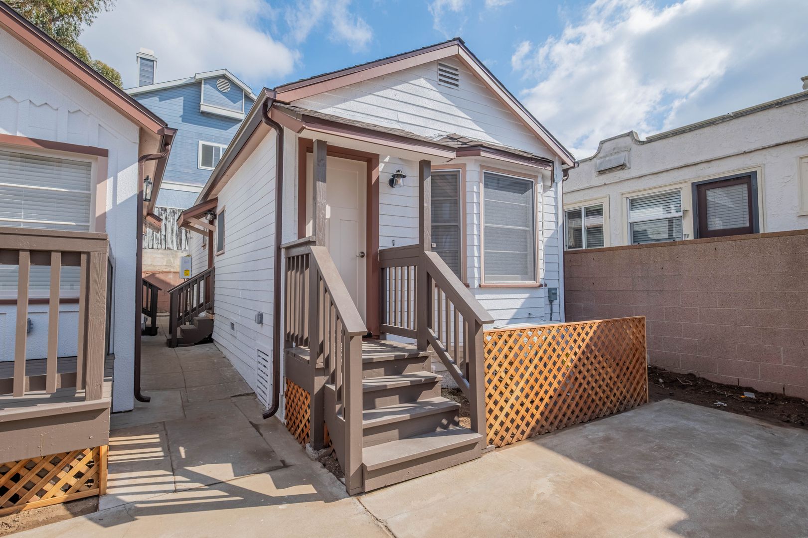 Redondo Beach Apartment: 216-218 N. Catalina Avenue