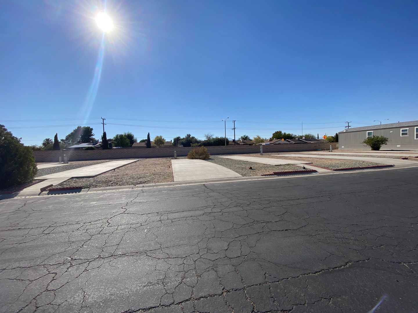 Ridgecrest Apartment: 415 W Ridgecrest Blvd