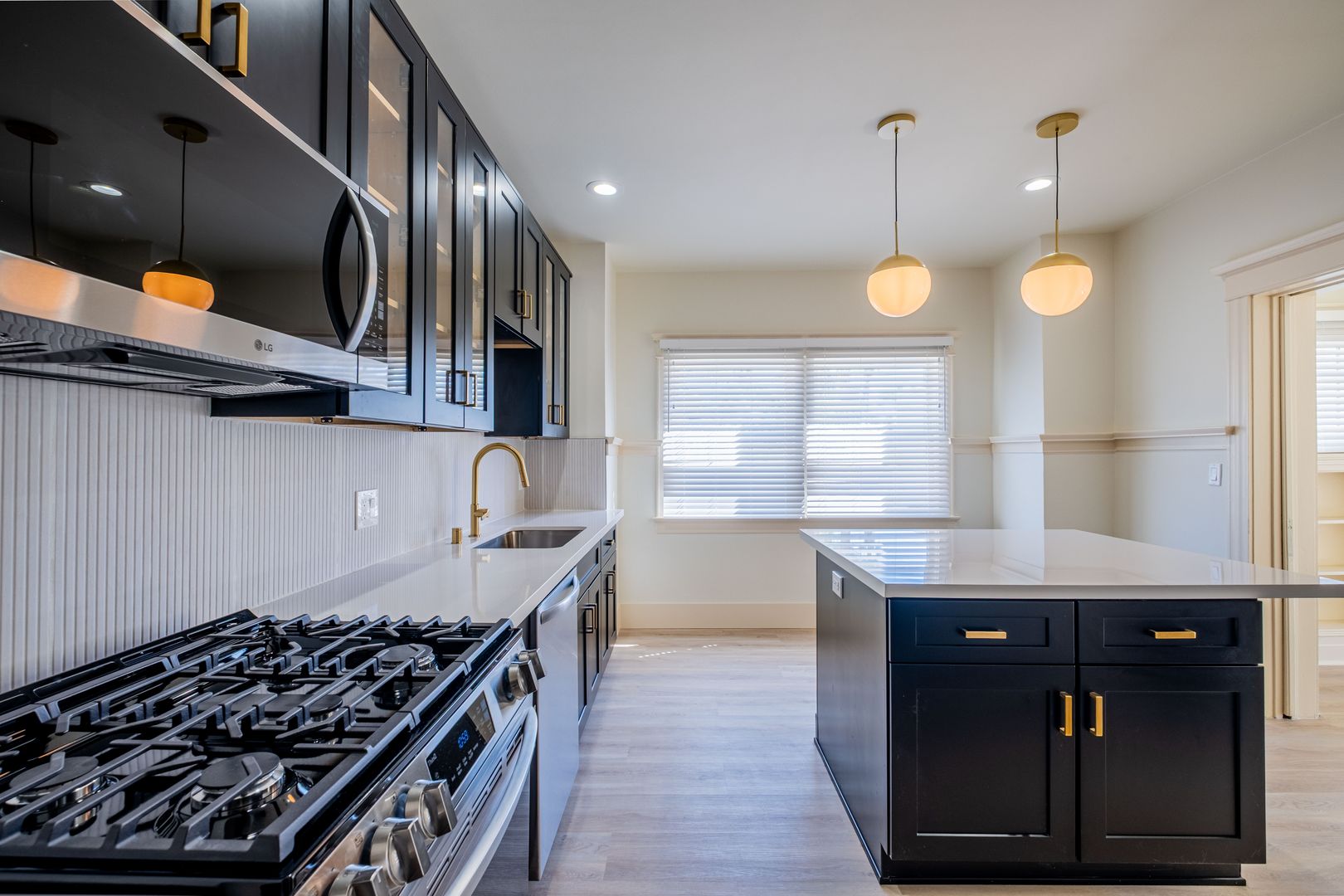 Redondo Beach Apartment: 216-218 N. Catalina Avenue