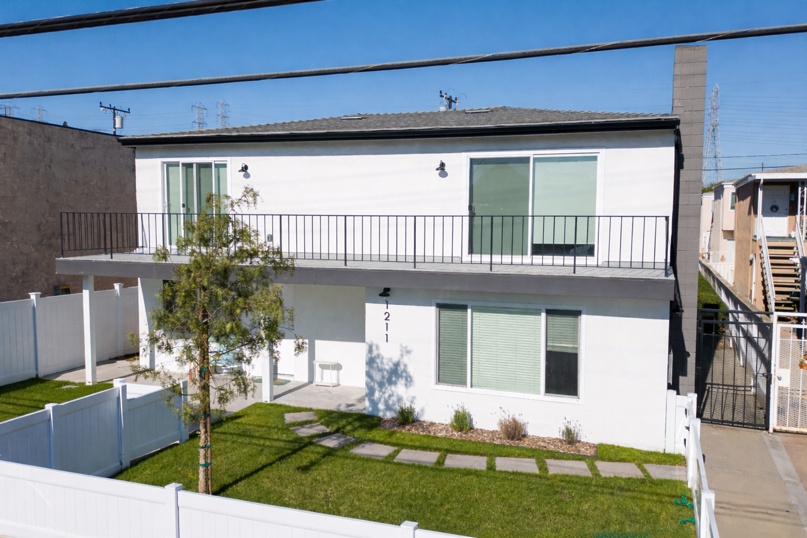 Redondo Beach Apartment: 1211 Beryl Street