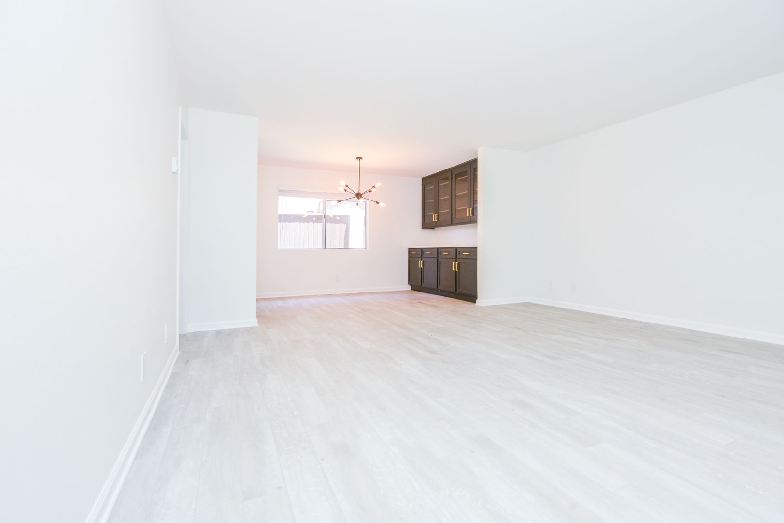 Redondo Beach Apartment: 2602 Carnegie Lane