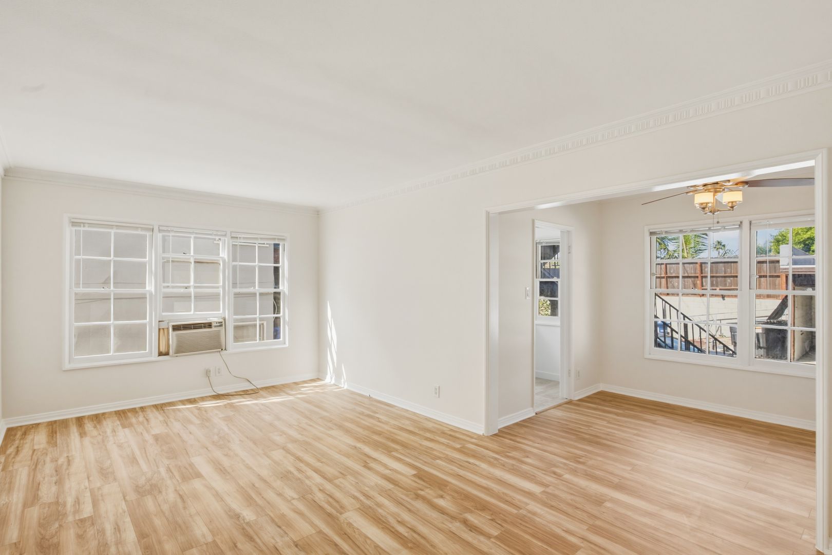 Los Angeles Apartment: 2053 N Vermont Ave