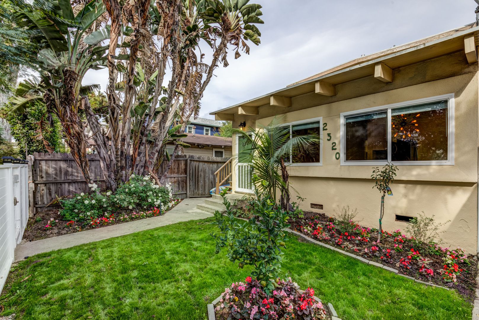 Venice Apartment: 2320 - 2322 Ocean Avenue