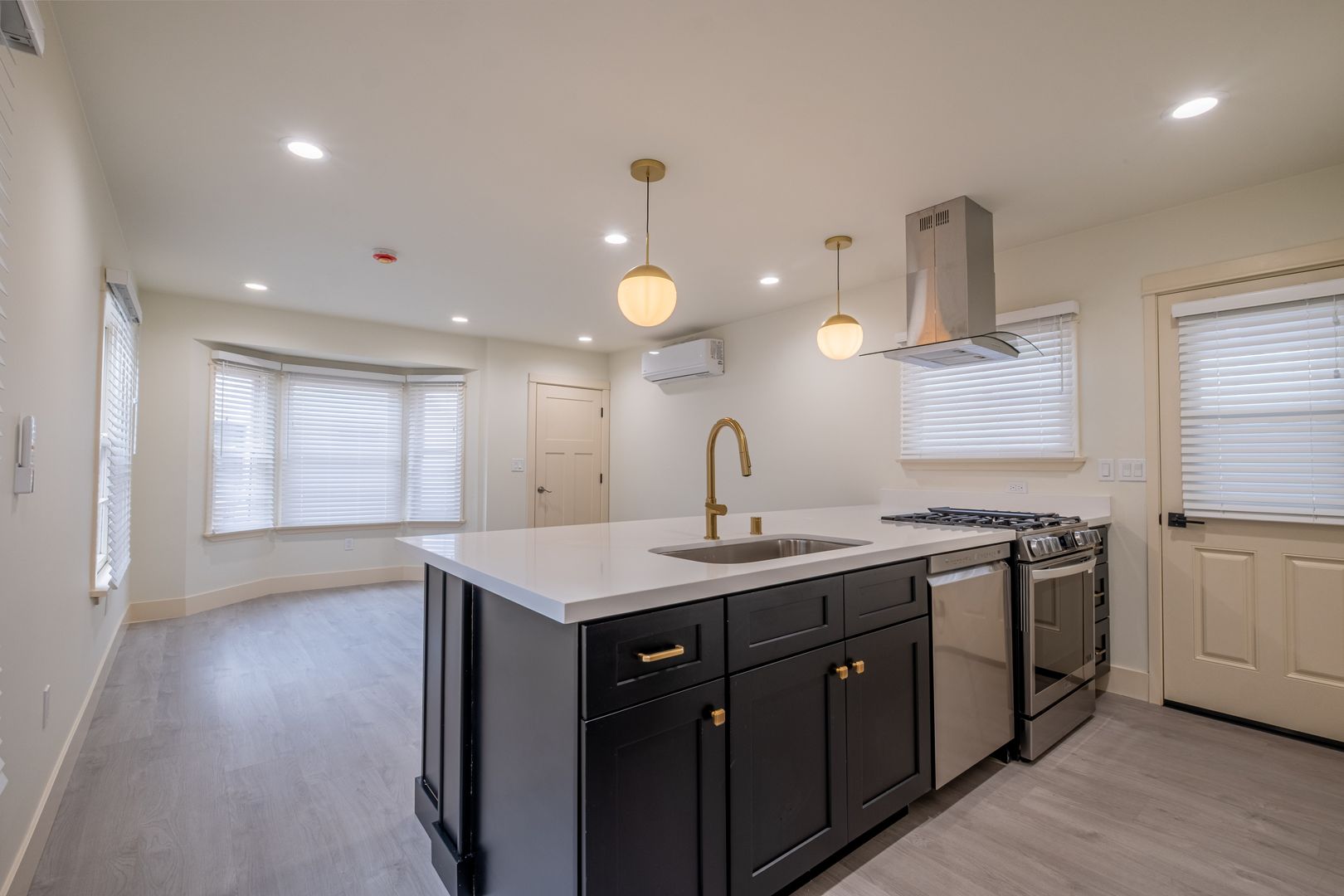 Redondo Beach Apartment: 216-218 N. Catalina Avenue