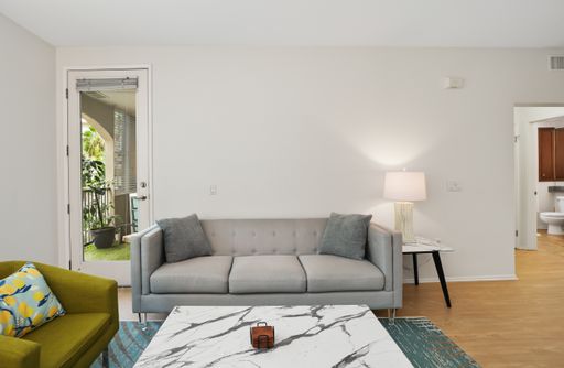 Fully Furnished Student / Intern Housing - Shared Room (Female Only) – photo 1