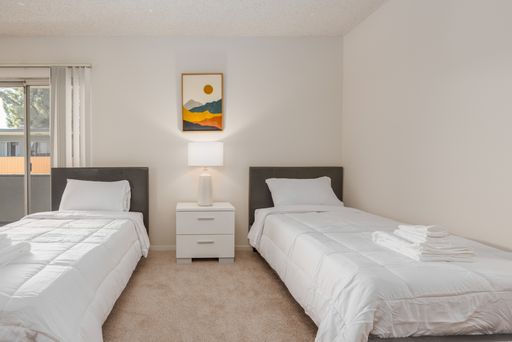 Fully Furnished Student / Intern Housing - Shared Room – photo 1