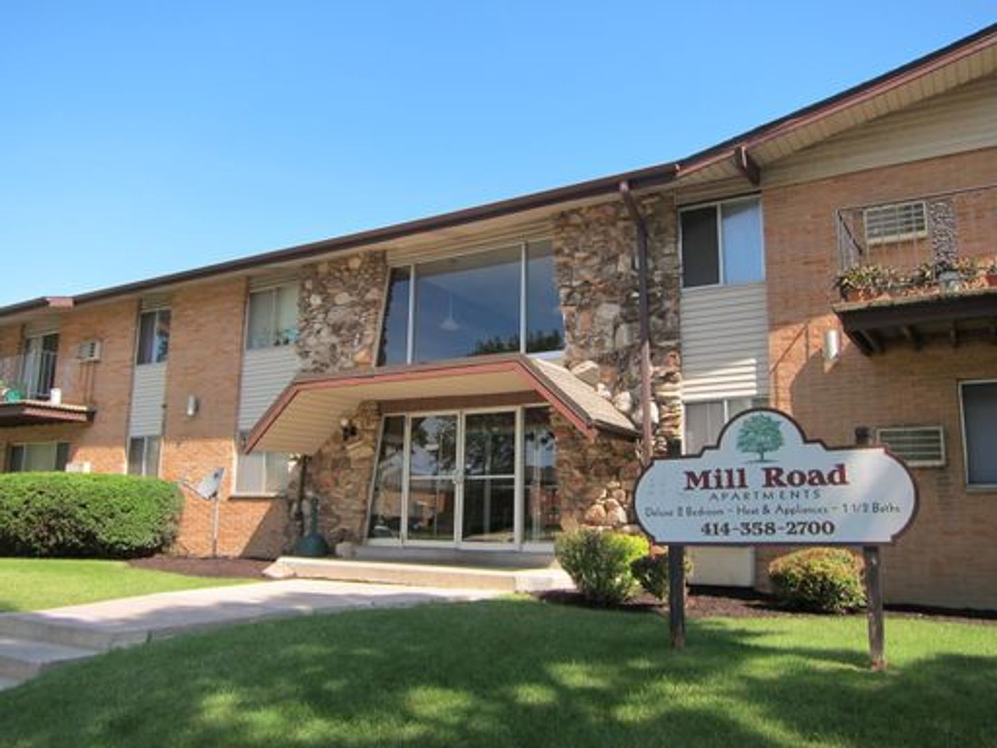 Milwaukee Apartment: 8750 W. Mill Rd.