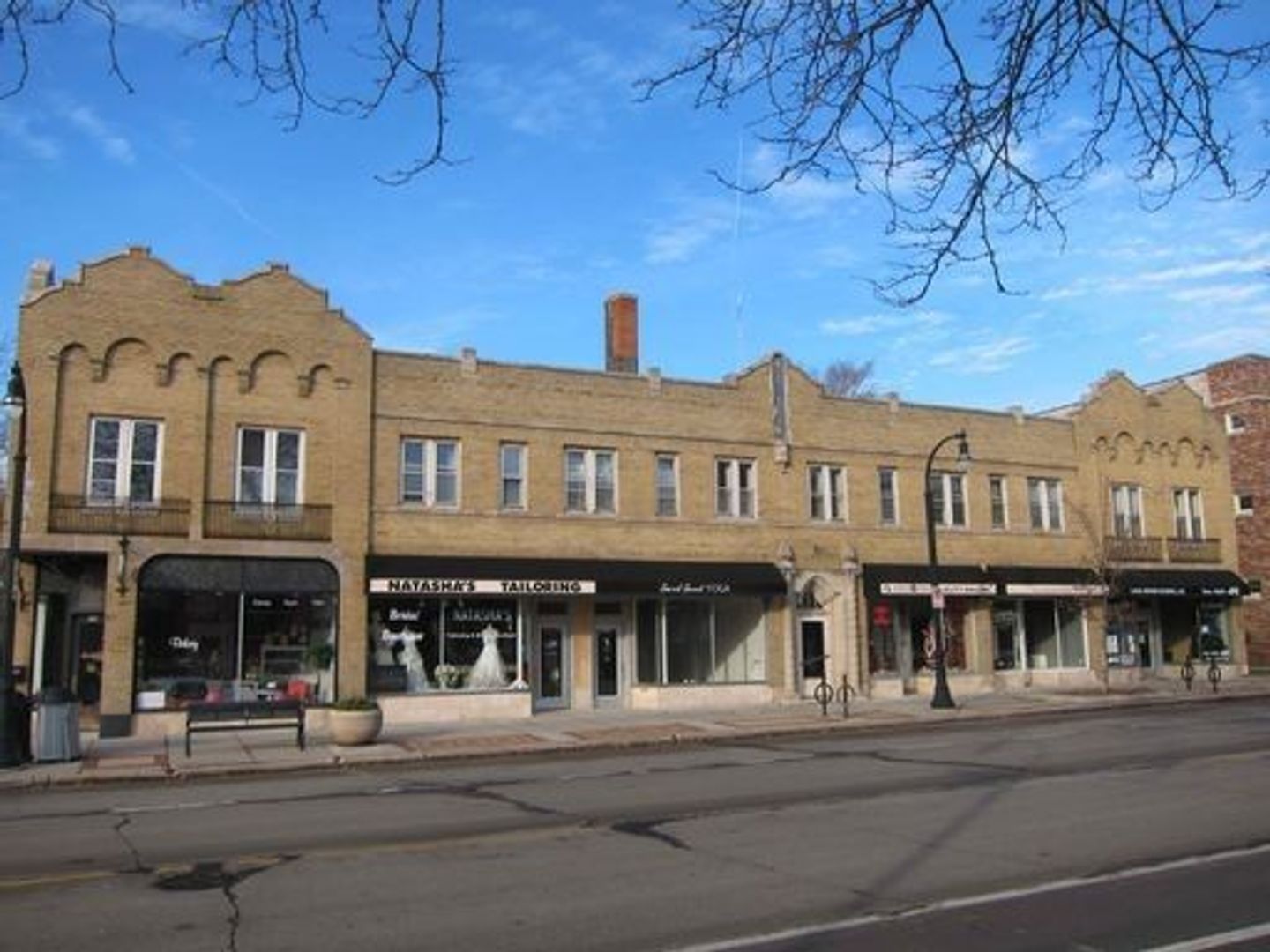 Shorewood Apartment: 3807 North Oakland Avenue