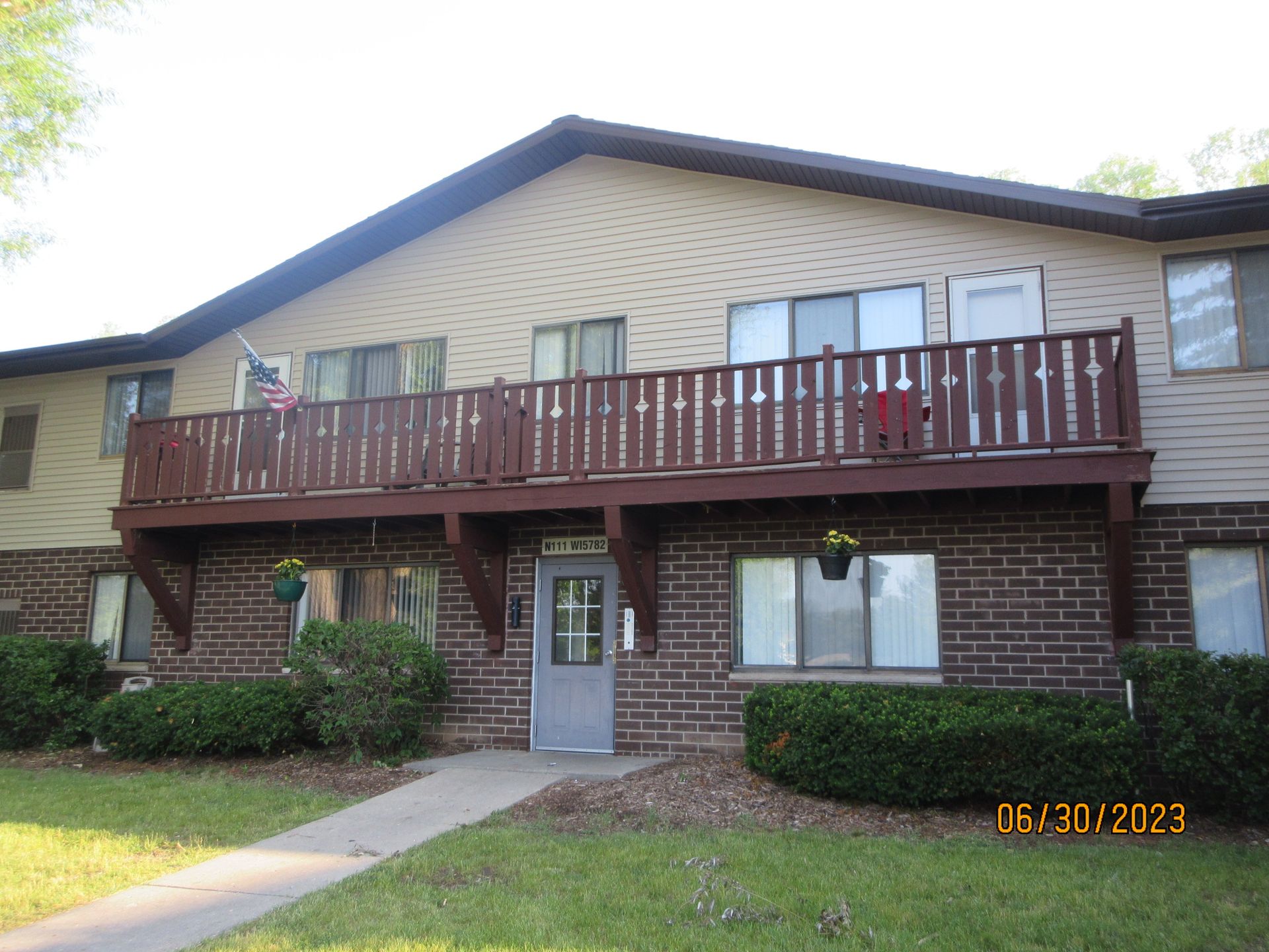 Germantown Apartment: N111 W15623 Vienna Court #15