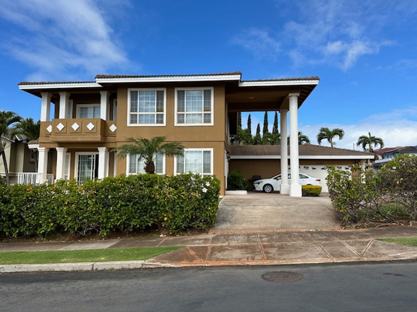 Kapolei House: 92-253 Opuakii Place