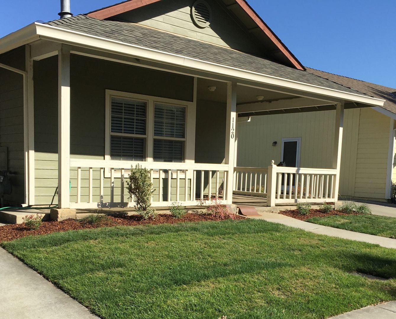 Davis House: 1120 Tulip Lane