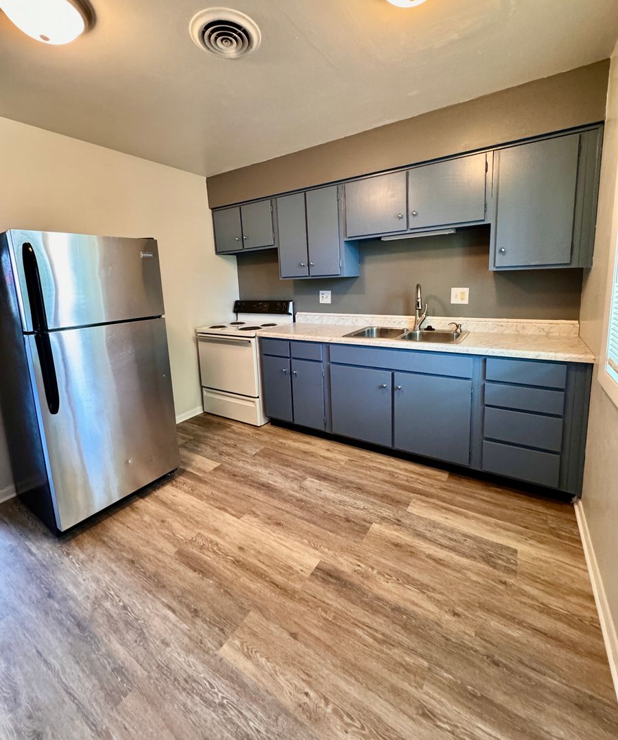 Bloomington Apartment: 345 S Curry Pike