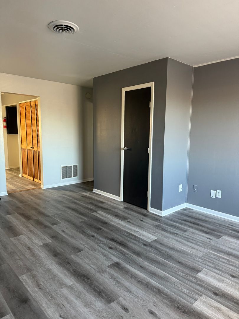 Bloomington Apartment: 345 S Curry Pike