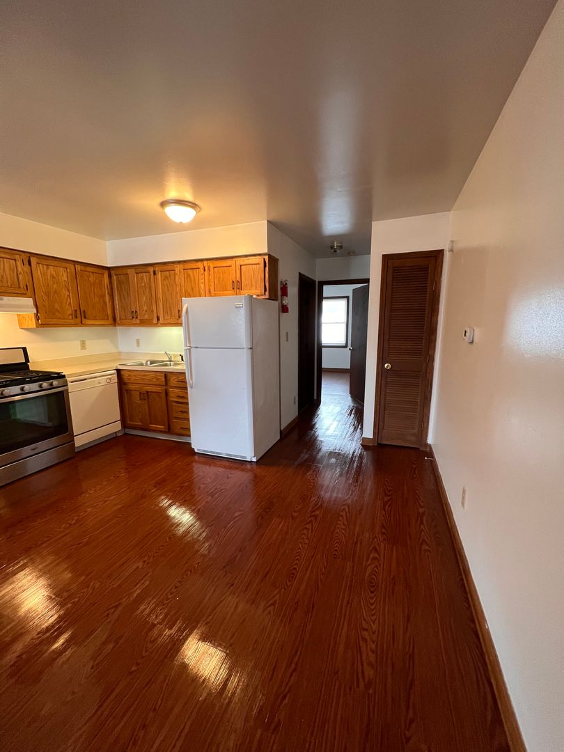 Ellettsville Apartment: 599 E. Temperance