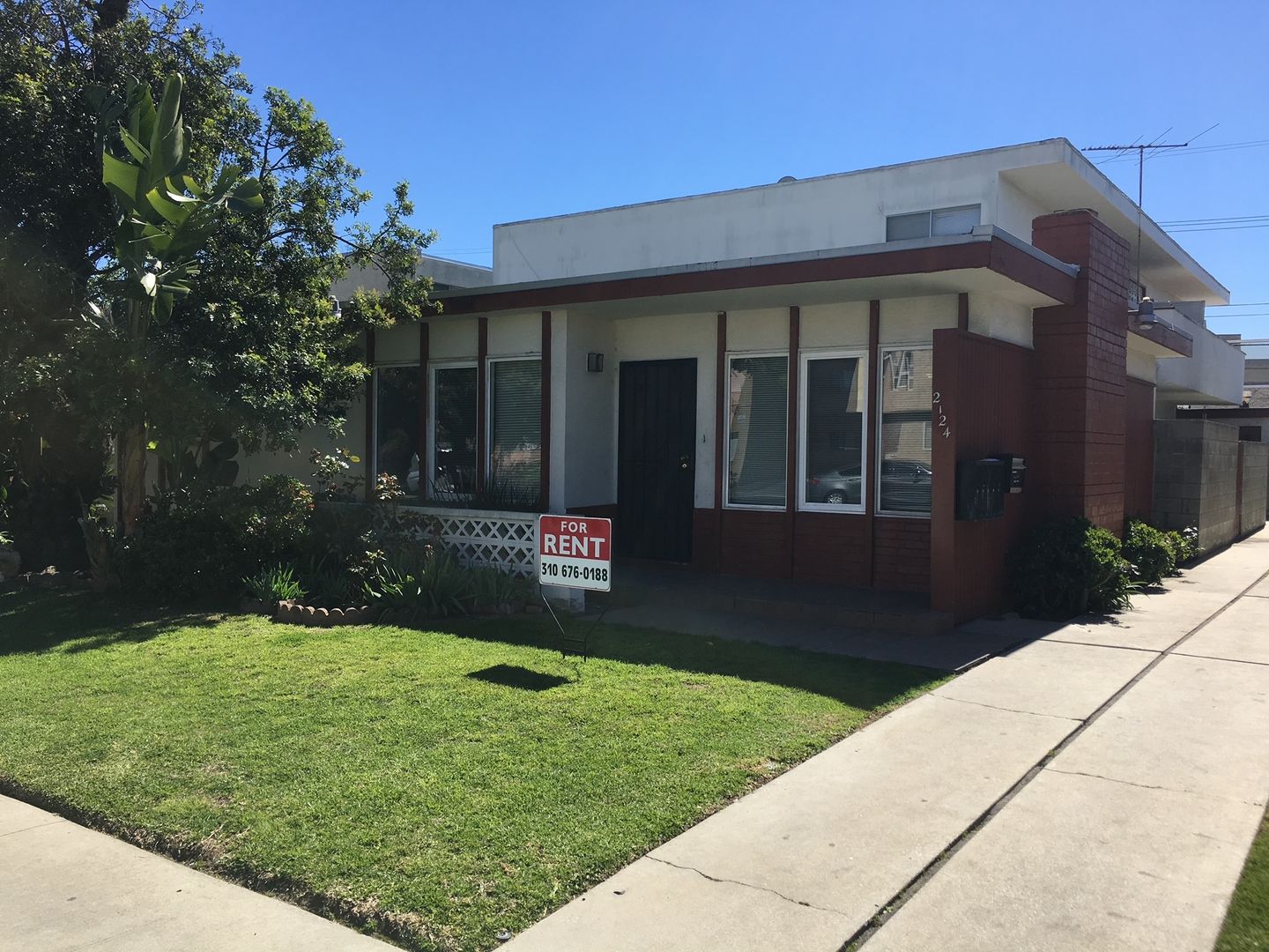 GARDENA Apartment: 2124 W. 157th St.