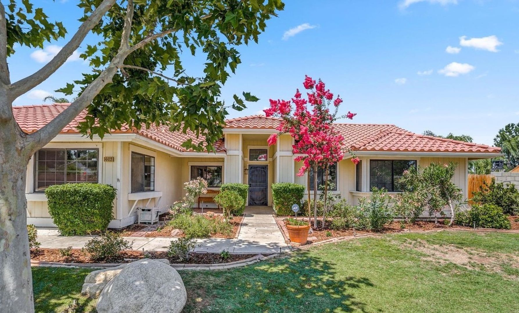 BAKERSFIELD House: 14412 CULIACAN AVE.